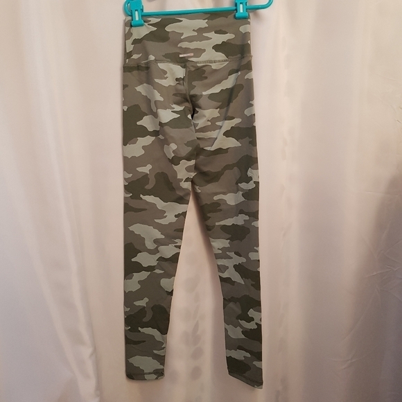 Aerie women's camo green size small leggings - Picture 2 of 6